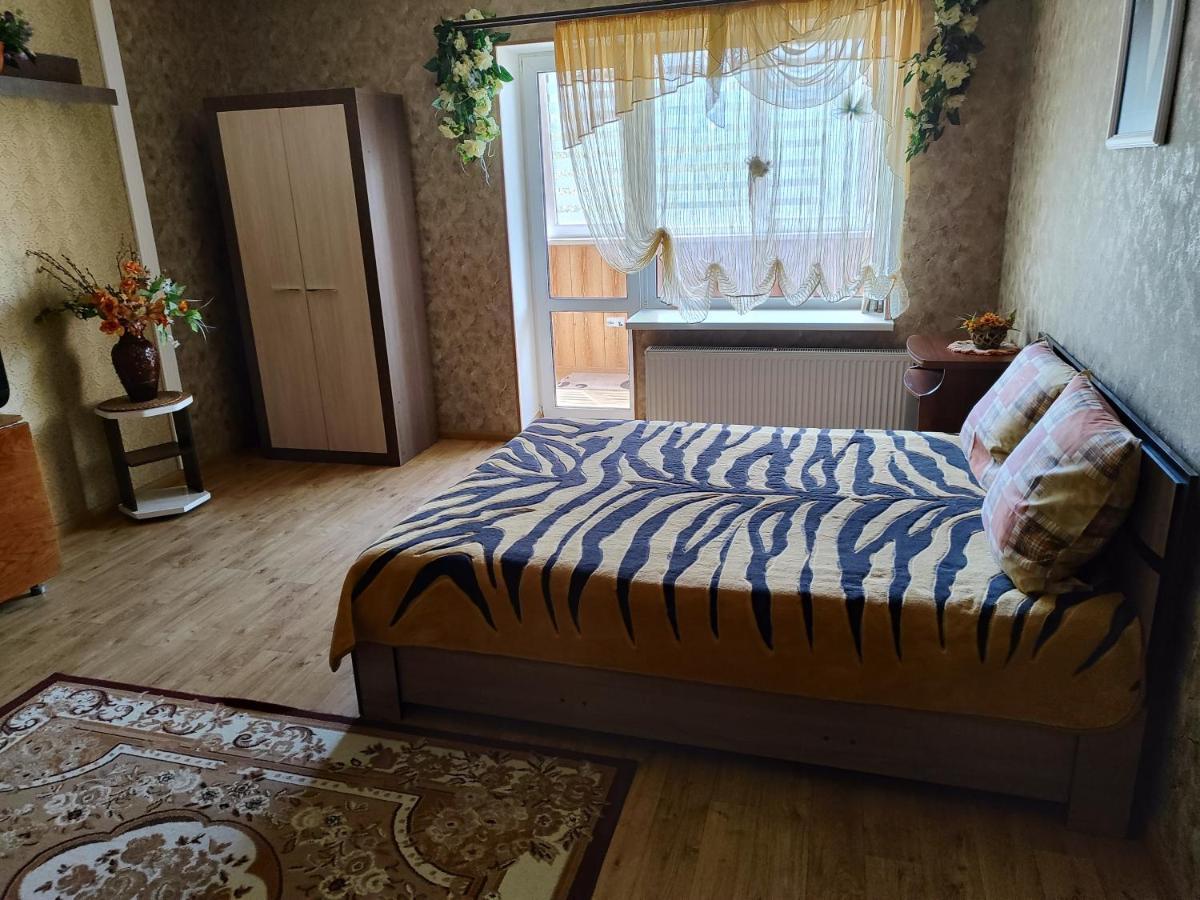 Апартаменты в новом доме в самом центре Хмельницкий Экстерьер фото